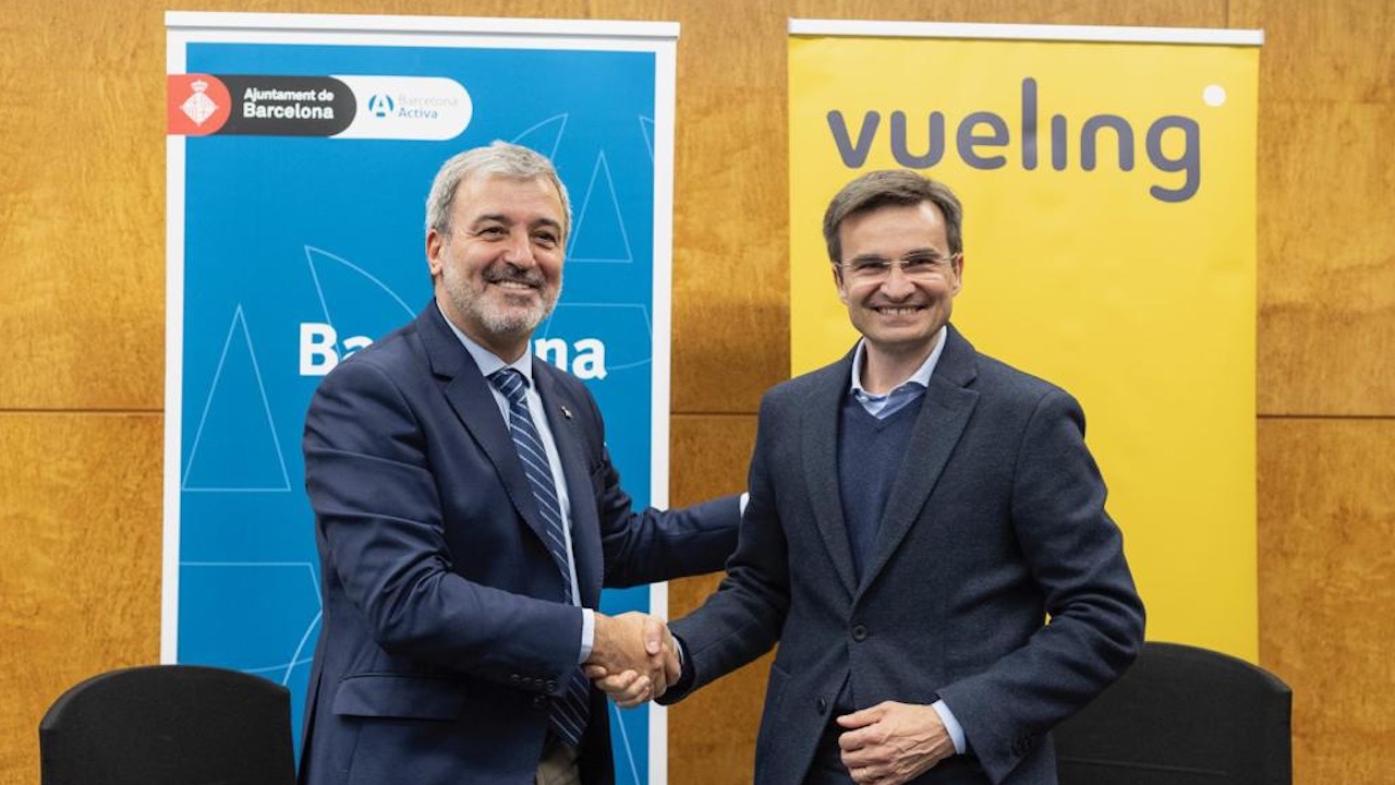 Jaume Collboni, Ayto Barcelona y Marco Sansavini, CEO de Vueling